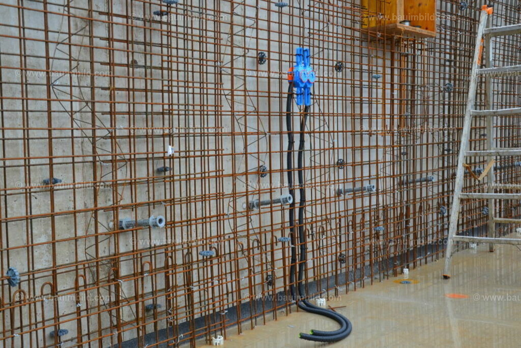 bib-lg17-elektroinstallation-0018 | Nach LV-Leistungsgruppen sortierte Detailfotos über den Bau eines Hauses. Alle Hausbau-Bilder direkt vom Urheber und Autor der Website Haus-Selber-Bauen.com