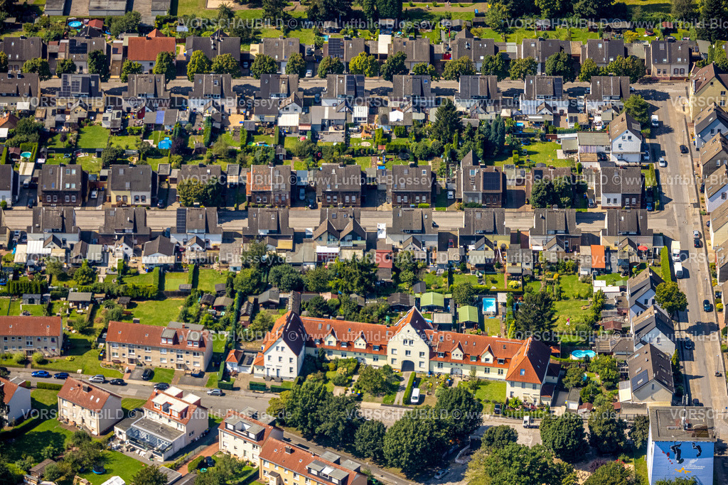 Gladbeck240807033 | Luftbild, Wohnsiedlung Wohngebiet Schleusenstraße, Gärten mit Swimmingpool, Brauck, Gladbeck, Ruhrgebiet, Nordrhein-Westfalen, Deutschland