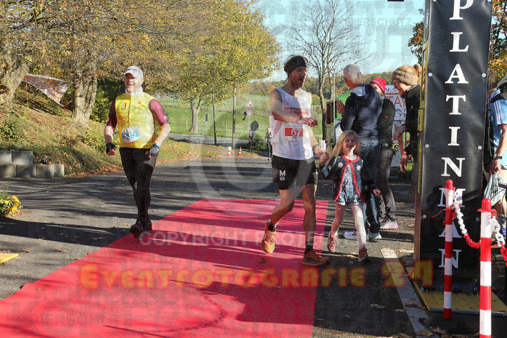 221113_1239_EX1_9115 | Sportfotografie im Rhein-Sieg Kreis, Köln, Bonn, NRW, Rheinland Pfalz, Hessen, etc. Unser Tätigkeitsfeld umfasst den Laufsport vom Volkslauf über den Marathon, Duathlon, Triathon bis zum Ultralauf wie Kölnpfad Ultra oder Schindertrail.