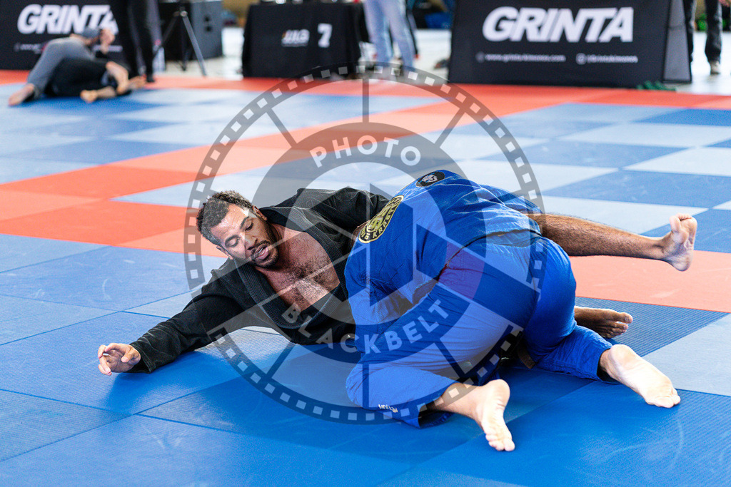 20250510PBB1520 | Athletes compete during the JJLG Berlin Open Jiu-Jitsu Championship on May 10, 2025 in Berlin, Germany. © Chiara Dazi / photoblackbelt