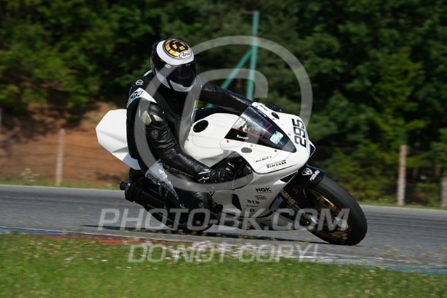 2024_07_19_PBK_15189 | Sportfotografie; SlowMotion; Video; Rennstrecke; Hafeneger; Speer; Racing; RSE; BMW; CBO; Trackday; Motorsportarena; Hockenheimring; Brno; Most; Barcelona; Valencia