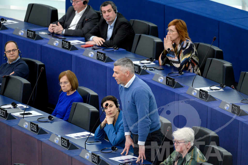 _DWI0233 | Matjaž Nemec (MdEP, Socialni demokrati, Slowenien) bei Wiederaufnahme der letzte Plenarsitzung. Das Europäische Parlament in Straßburg, 22.04.2024
 - Realisiert mit Pictrs.com