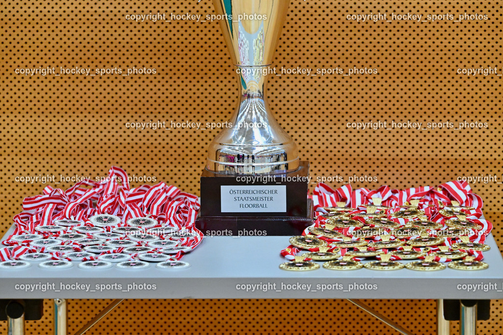 VSV Unihockey vs. Wiener Floorball Verein | Meister Pokal Floorball Austria Liga 2024/25, Medaillen Floorball, VSV Unihockey vs. Wiener Floorball Verein, VSV Unihockey vs. Wiener Floorball Verein am 18.05.2025 in Villach (Ballspielhalle St. Martin), Austria, (Photo by Bernd Stefan)