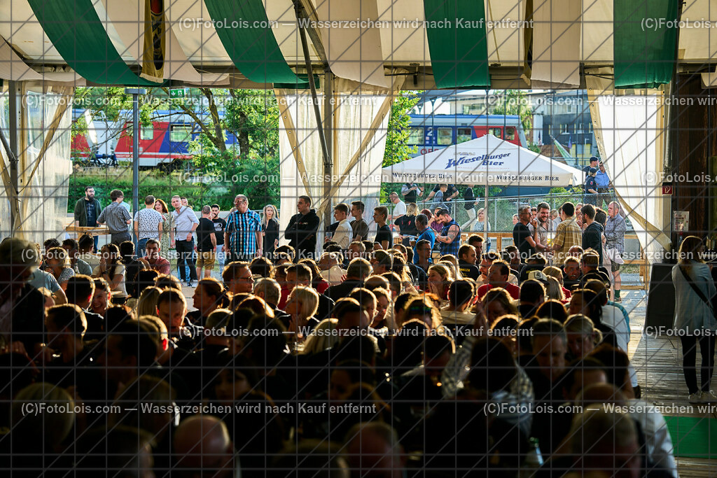 ALP5065_VOLKSFEST_Bieranstich_Abendlicht | (C)FotoLois.com, Alois Spandl, BIERANSTICH im Festzelt beim WIESELBURGER VOLKSFEST mit den TSCHECHEN als Vorband und dem Auftritt von Die HIGHLIGHTS, Mi 28. Juni 2023.