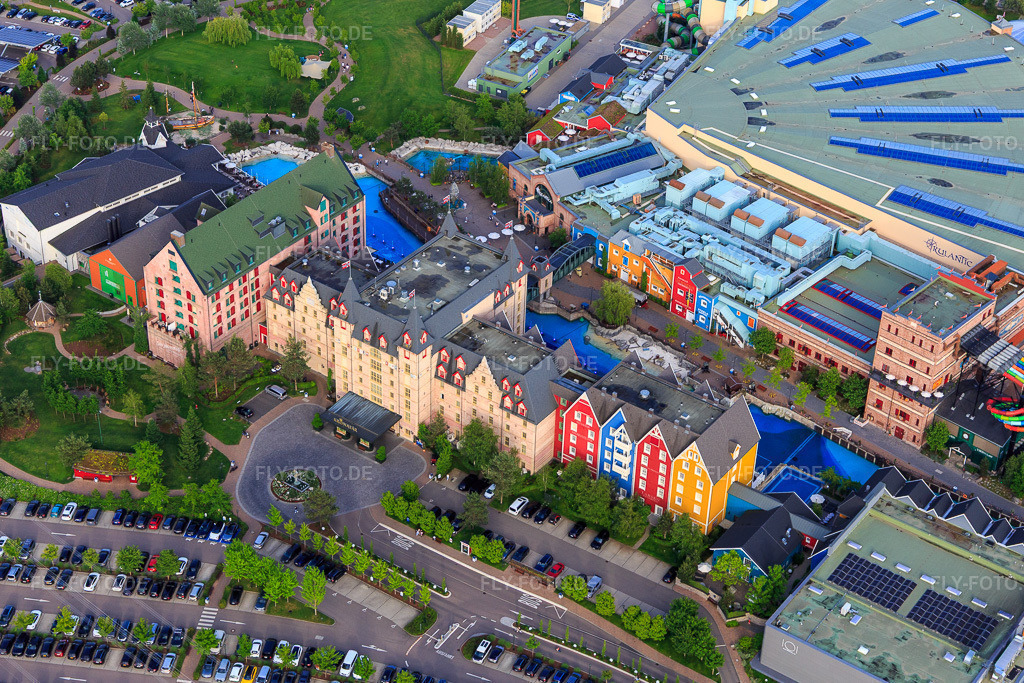 4-Sterne Superior Erlebnishotel "Krønasår" im Rulantica des Europapark Rust https://www.europapark.de/de/uebernachten/hotel-4-sterne-superior-erlebnishotel-kronasar | Luftbild: 4-Sterne Superior Erlebnishotel "Krønasår" im Rulantica des Europapark Rust https://www.europapark.de/de/uebernachten/hotel-4-sterne-superior-erlebnishotel-kronasar in Rust im Bundesland Baden-Württemberg in Deutschland. Foto: IMG_147257.jpg vom 29.05.2025 durch Werner Riehm/FLY-FOTO.de - Realisiert mit Pictrs.com