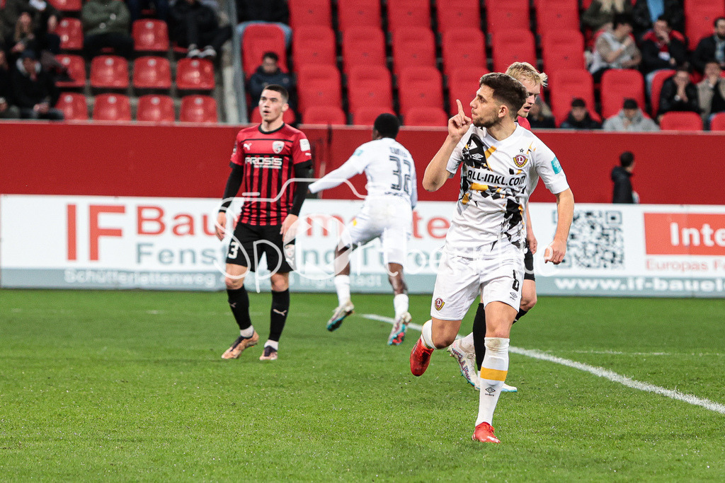 FC Ingolstadt - Dynamo Dresden | Ahmet Metin ARSLAN (SGD #21) jubelt nach seinem Treffer zum 1-2 / Tor / Torjubel