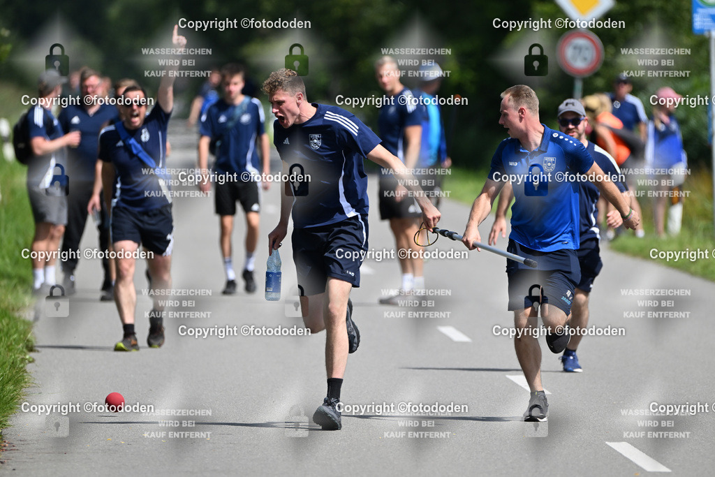 DSC_0907 | Jannes Kleene (mitte) warf mit Niklas Janssen (beide Uttel)