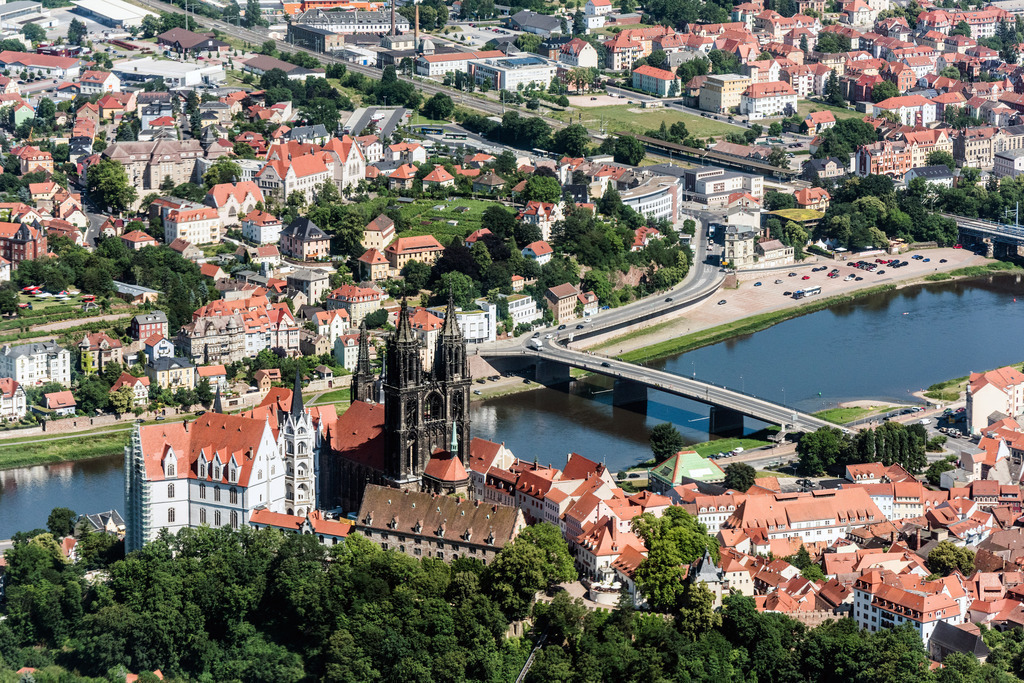 dr__0010383.jpg | MEIßEN 24.06.2016 Burganlage des Schloß Albrechtsburg mit dem Hochstift Dom am Domplatz in Meißen im Bundesland Sachsen. // Castle of Schloss Albrechtsburg on Domplatz in Meissen in the state Saxony. Foto: Daniel Reiter