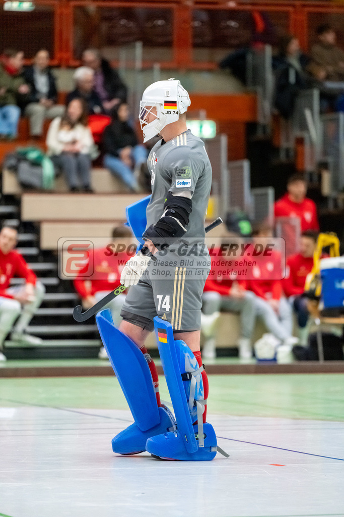 HK_20241214_100339 | 1. Bundesliga Halle Herren Crefelder HTC - Rot-Weiss Köln am 14.12.2024 Halle Glockenpitz, Krefeld , Jean Danneberg ( Torwart Rot-Weiss Köln #74 )