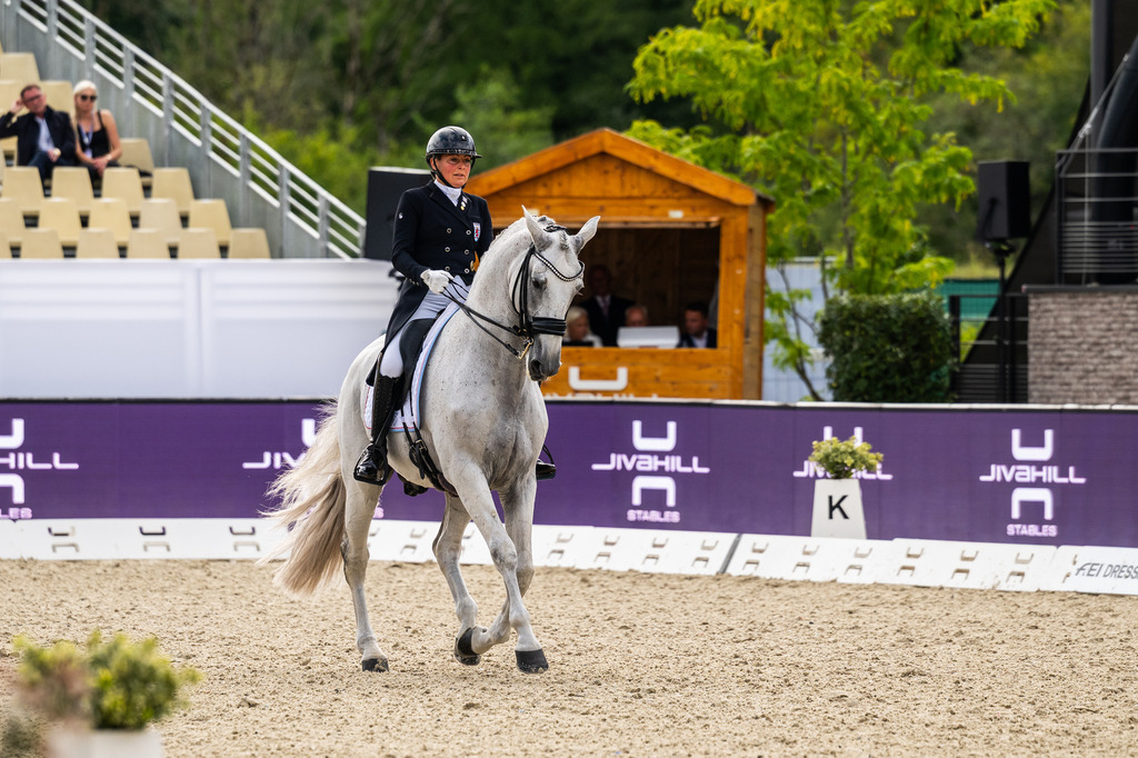 Fie Christine Skarsoe on Imperador dos Cedros | FEI Dressage European Championship for Seniors - Realisiert mit Pictrs.com