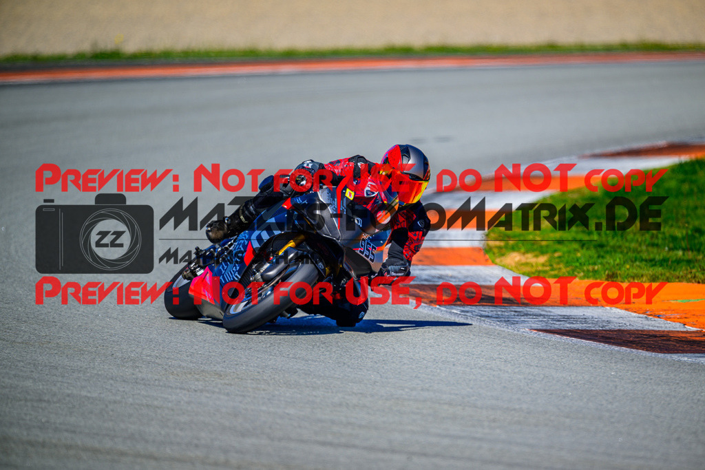 MaZZes_Fotomatrix_20260327_6007705_8699-2 | ROT