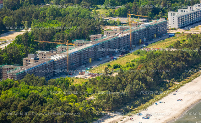 Ostsee16062325Ruegen_Ostseebad Binz | KdF Bad Prora, ehemalige Ferienanlage der Nationalsozialisten Kraft durch Freude, mit Sandstrand von Binz auf der Insel Rügen, Rügen, Ostseebad Binz, , Küstenlinie, Strandkörbe,  Binz, Ostseeküste,Mecklenburg-Vorpommern, Vorpommern, Mecklenburg-Vorpommern, Deutschland