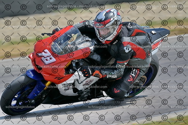 25bt04-1487 | markuskiefer.com - Realisiert mit Pictrs.com