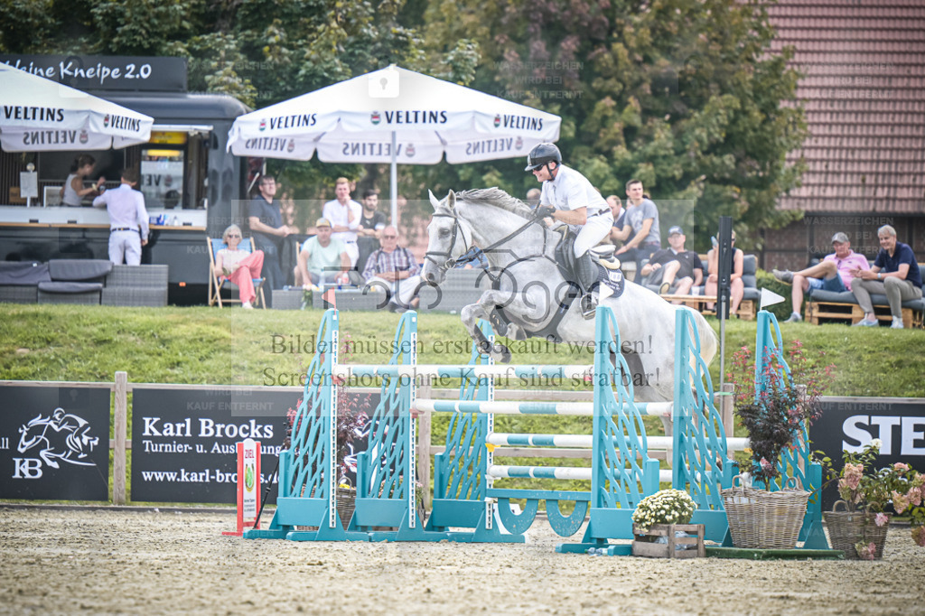 DOS_1784 | Entdecke hochwertige Reitturnierfotos von Foto Oger. Professionell, emotional und authentisch – jetzt Lieblingsmomente im Shop bestellen. - Realisiert mit Pictrs.com