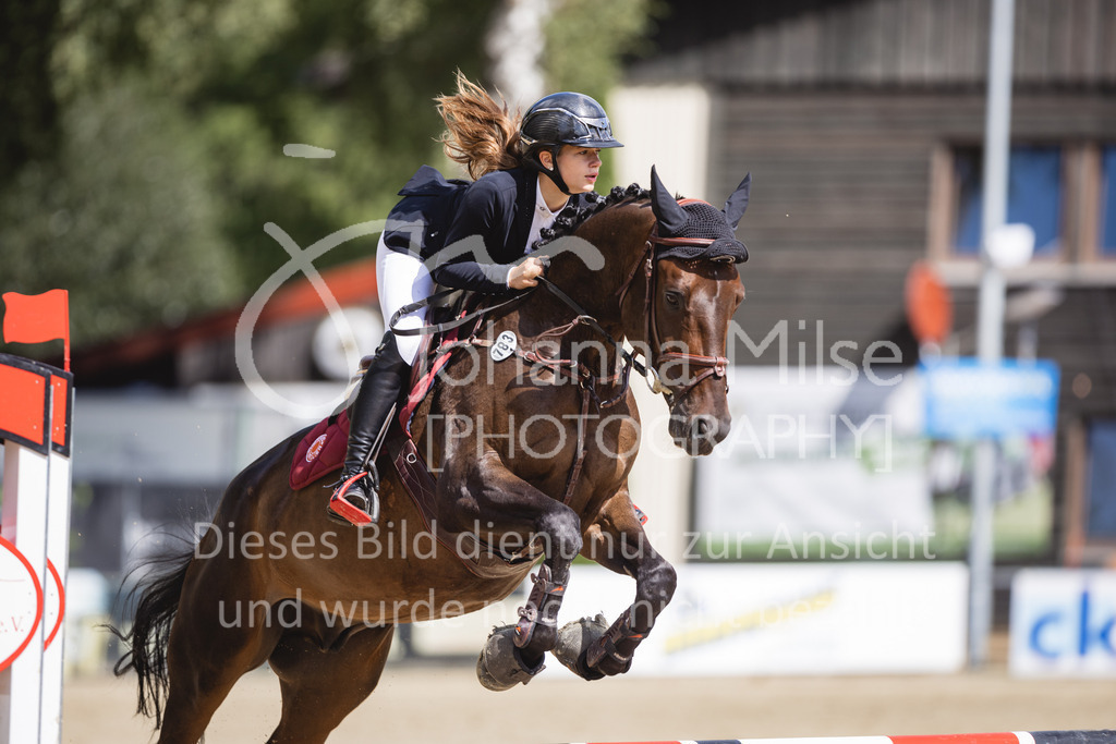 230826_Delbrueck_Stil-E-761 | Deine schönsten Turniermomente als professionelle Fotos! Entdecke hochwertige Pferdesport-Fotografie im Online-Shop. Jetzt Fotos finden & bestellen!