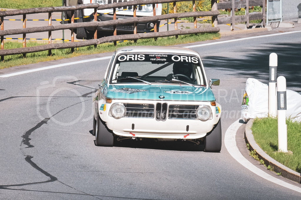 21. Arosa ClassicCar 2025 - 6. =September= 2025 | Heinz Eberhart aus Arogno (SUI) in einem BMW 2002 ti aus dem Jahre 1972 mit Startnummer 259 am Arosa ClassicCar 2025 in der Kategorie Classic Trophy..@arosaclassiccar, @arosa.official, #arosaclassiccar, #arosa, #76curves, #classiccarBild: Sportfotografie Markus Aeschimann | www.markus-aeschimann.ch - Realisiert mit Pictrs.com
