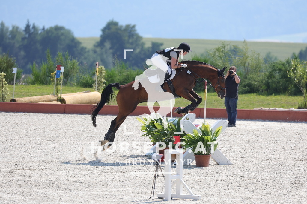 0P6A8904 | Willkommen bei Brunnmayr - Design & Fotografie – Ihrem Spezialisten für Reitturniere und Pferdeveranstaltungen in Oberösterreich, Salzburg und Bayern! Seit über 17 Jahren sind wir leidenschaftlich dabei.