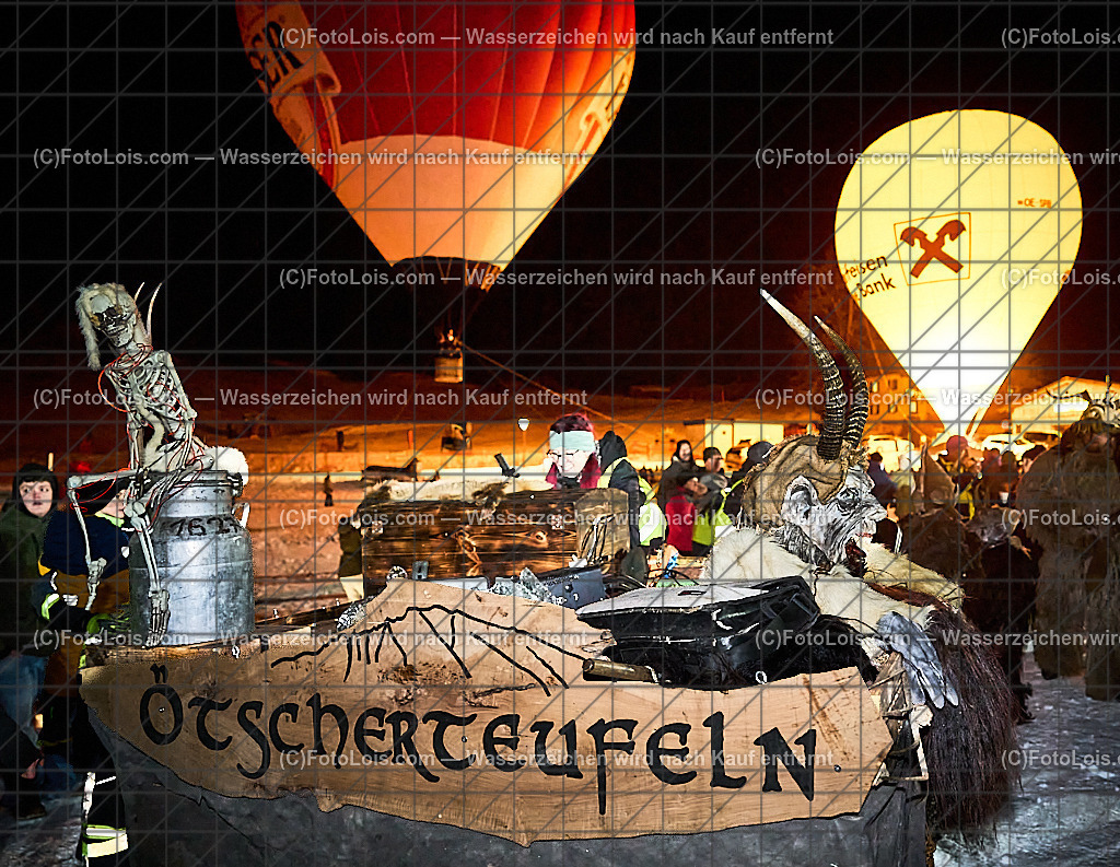 _ALP8438_NACHTderBALLONE_Lackenhof_Gaminger Oetscherteufel | ... mit dem Ballonsportclub Ötscherland aus Wieselburg, der Bergrettung Lackenhof mit einer Schauübung, der Perchtengruppe 'Gaminger Ötscherteufeln' und dem Musikverein Lackenhof, die Ballonfahrer spendeten ihre Gage in diesem Jahr dem schwer verunglückten Gerald Bernreiter alias 'KLEX' der erst nach der ReHa und einem Umbau seines Hauses in Lackenhof frühestens im Mai 2026 wieder nach Hause kommen kann, So 28. Dezember 2025.