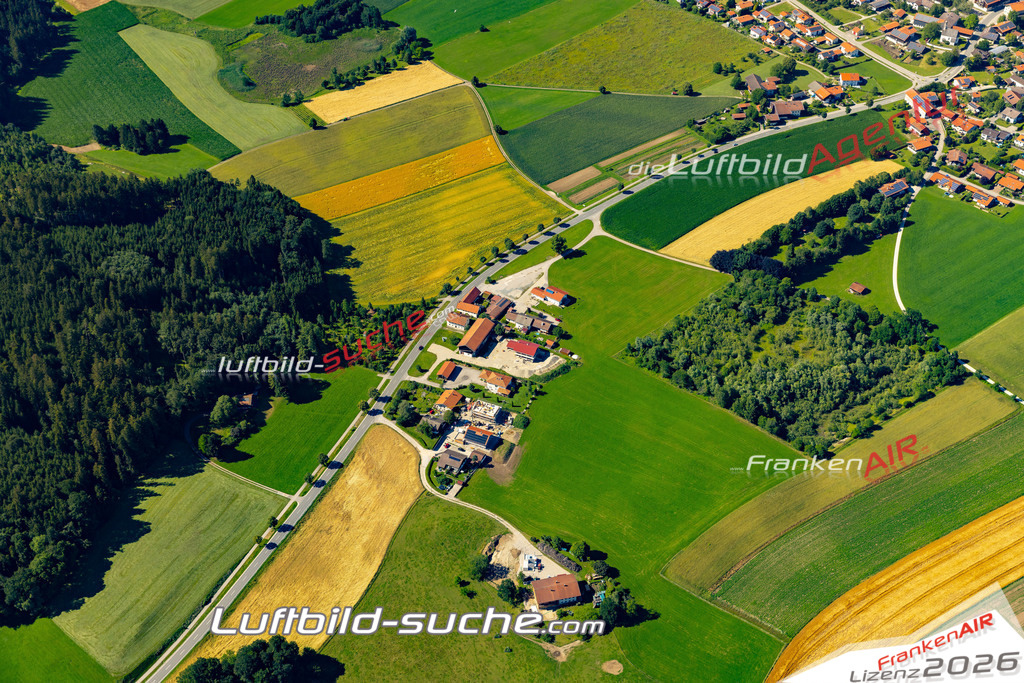 Aktuelles Luftbild von Sondermoning Nußdorf - Die Luftaufnahme wurde 2022 mittels UL-Flugzeug erstellt ( keine Drohne ) - hochauflösende Kamera-Systeme von  Canon -Beste Qualität - Für grossformatige Ausdrucke geeignet. Die Geschenkidee !