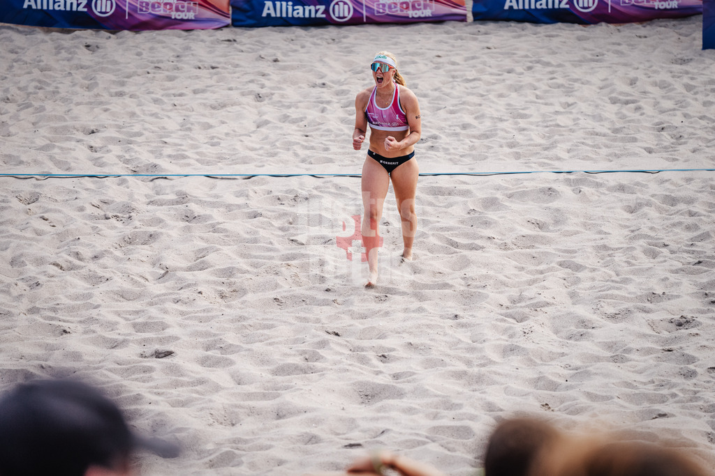Beachvolleyball | Frauen | Allianz German Beach Tour 2024 | Tourstop Kühlungsborn | 10.08.2024 | Anna Behlen jubelt