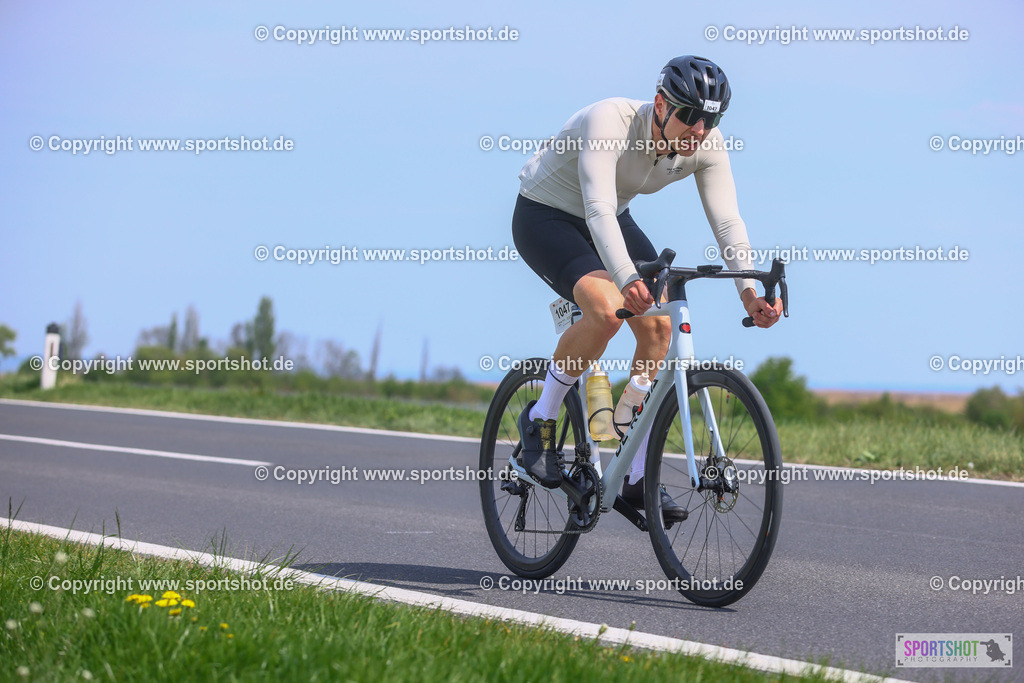 TRA_0017 | Neusiedlersee Radmarathon 2026@sportshot_your_pictrs #yourpictures#roadtowm2029 #nrm #neusiedlerseeradmarathon #neusiedlersee #neusiedlerseetourismus #burgenland #mörbisch #nrm26 #burgenlandtourismus #voglundco #poweredbyburgenlandtourismus #radsport #rad #marathon #ucigranfondo #visitburgenland #ucigranfondoworldseries