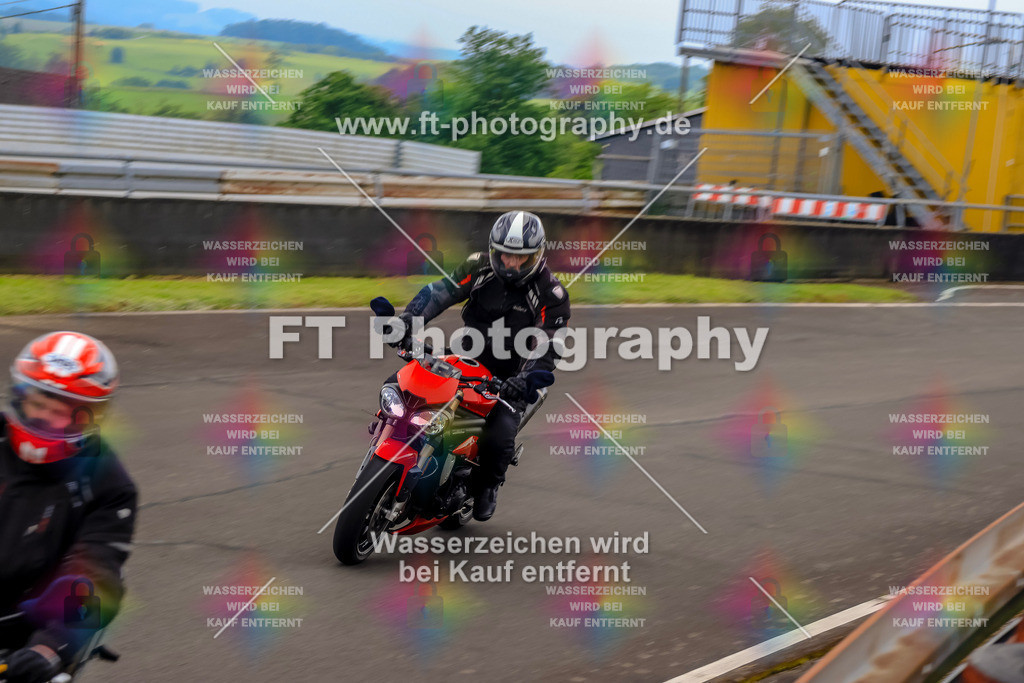 OBK-5638 | Hier findet Ihr Bilder von Touristenfahrten auf der Nürburgring Nordschleife oder von anderen Veranstaltungen die ich besucht habe. Viel Spass beim Durch Schauen 