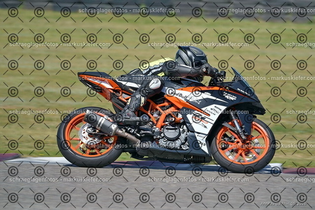 26BT02-0884 | markuskiefer.com - Realisiert mit Pictrs.com