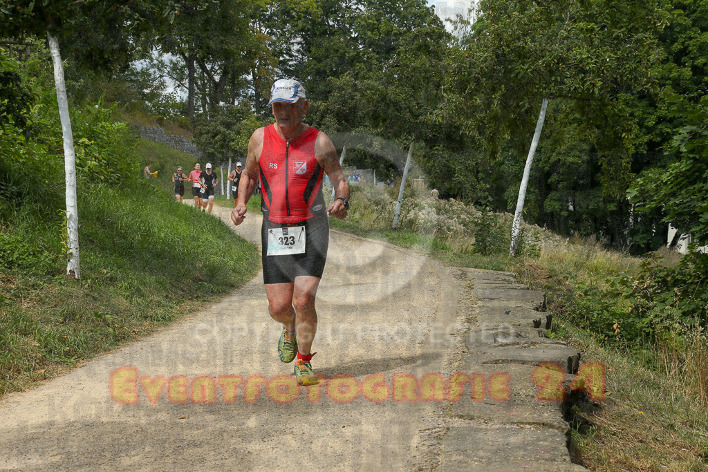 250824_1341_EX1_3236 | Sportfotografie im Rhein-Sieg Kreis, Köln, Bonn, NRW, Rheinland Pfalz, Hessen, etc. Unser Tätigkeitsfeld umfasst den Laufsport vom Volkslauf über den Marathon, Duathlon, Triathon bis zum Ultralauf wie Kölnpfad Ultra oder Schindertrail.