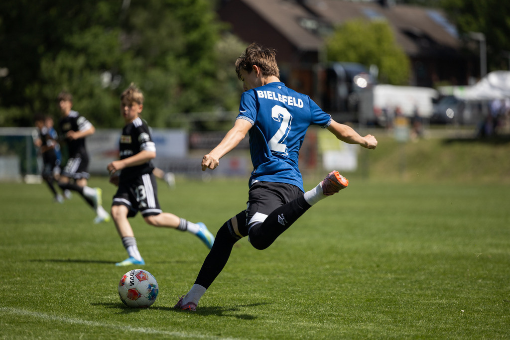 Fußball I Männer I 40. Pfingscup Hollage I 13125 | realhellocedii - Realisiert mit Pictrs.com