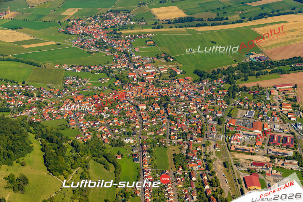 Bild der Stadt Dermbach - Die Luftaufnahme wurde 2025 vom UL-Flugzeug heraus erstellt ( keine Drohne ) - Hochauflösende Luftaufnahme - für professionelle Ausdrucke geeignet. Die Geschenkidee !Hier alle&nbsp;Infos zur Lizenzierung der LuftaufnahmeWir fliegen auch dieses Jahr wieder in Ihre Region um Luftbilder zu erstellen.- Luftbild anfragen