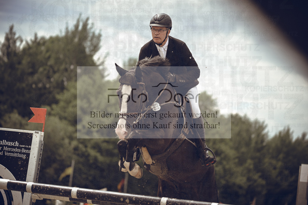 20240530-DOS_2350 | Entdecke hochwertige Reitturnierfotos von Foto Oger. Professionell, emotional und authentisch – jetzt Lieblingsmomente im Shop bestellen.Deutschlandweite Turnierfotografie. - Realisiert mit Pictrs.com