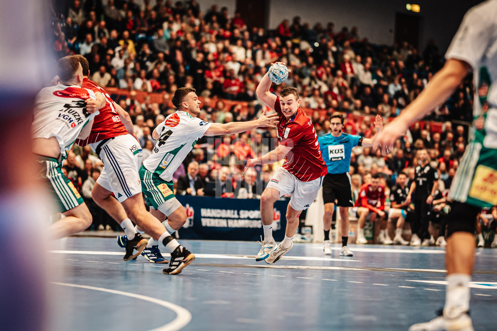 Handball | Männer | Saison 2024/2025 | DAIKIN Handball-Bundesliga | 8. Spieltag || Handball Sport Verein Hamburg vs. TSV Hannover-Burgdorf | 24.10.2024 | Moritz Sauter (#33, Handball Sport Verein Hamburg) kämpft sich durch