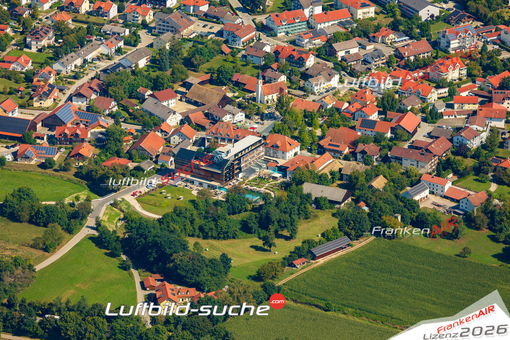 Luftaufnahme von  Bad Füssing - Die Luftaufnahme wurde 2025 vom UL-Flugzeug heraus erstellt ( keine Drohne ) - Hochauflösende Luftaufnahme - für professionelle Ausdrucke geeignet. Die Geschenkidee !Mit Lizenz und Bildrechte bestellbar
