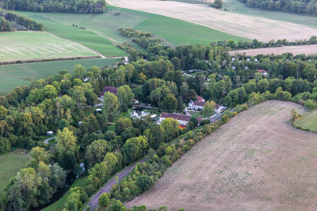 Aerial view: Camping SAS Forge de Sainte Marie in Thonnance-les-Moulins in the state Haute Marne, France.Photo: IMG_134337.jpg taken on 09/03/2022 by Werner Riehm/FLY-FOTO.comResolution of the original: 5472 x 3648 pxWWW.LAFORGEDESAINTEMARIE.COM