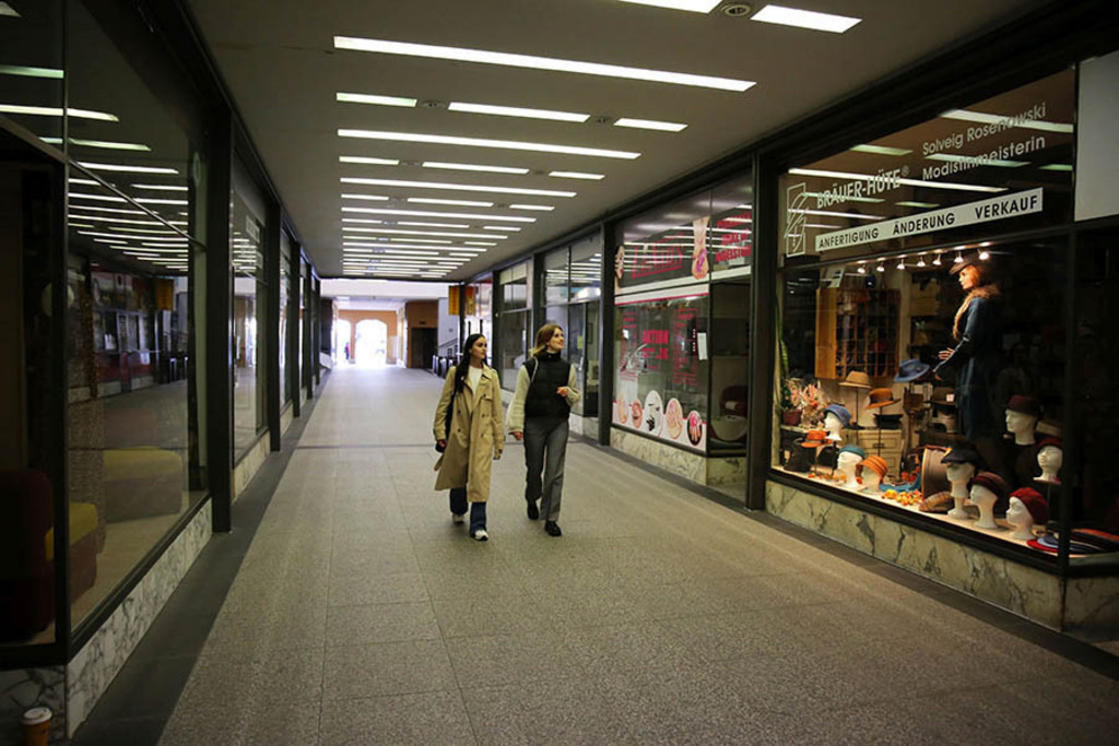 Königshaus | Das Team hinter BILDLEXIKON LEIPZIG bündelt historische wie aktuelle Informationen über die Stadt Leipzig in Text und Bild auf einer Plattform und stellt diese der interessierten Öffentlichkeit zur Verfügung.