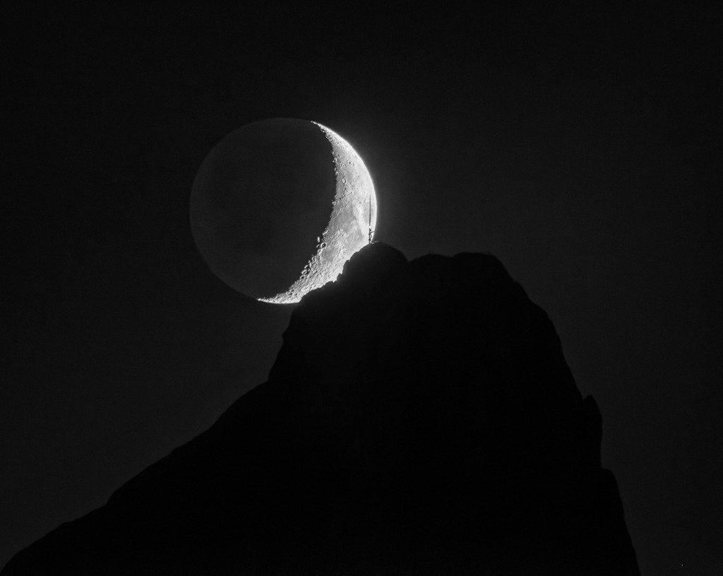 Mond am Stockhorn | Mond am Stockhorn
-----------------------------------------------------------------
Moon at Stockhorn
-----------------------------------------------------------------
Dieser Druck ist in einer limitierten Auflage von 5 Exemplaren erhältlich. 
This print is available in a limited edition of 5 copies. 
http://art.hess.photography/ - Realisiert mit Pictrs.com