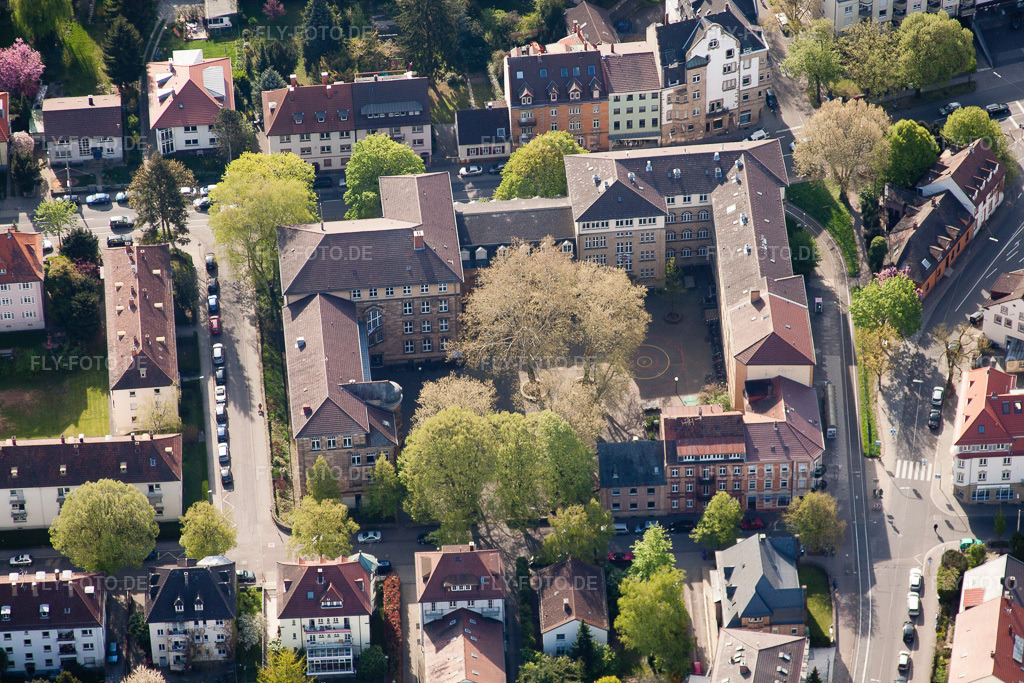 Luftbild: Markgrafen-Gymnasium im Ortsteil Durlach in Karlsruhe im Bundesland Baden-Württemberg in Deutschland. Foto: IMG_26065.jpg vom 23.04.2010 durch Werner Riehm/FLY-FOTO.de