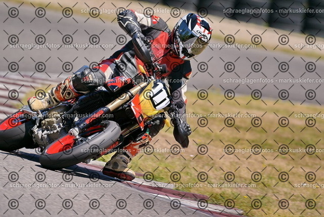 26bt04-1206 | markuskiefer.com - Realisiert mit Pictrs.com