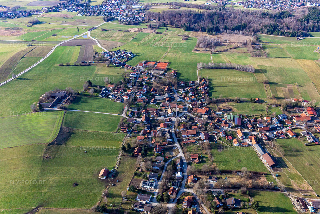 Luftbild: Ortsteil Farchach von Osten im Ortsteil Farchach in Berg im Bundesland Bayern in Deutschland. Foto: IMG_139525.jpg vom 27.12.2023 durch Werner Riehm/FLY-FOTO.de