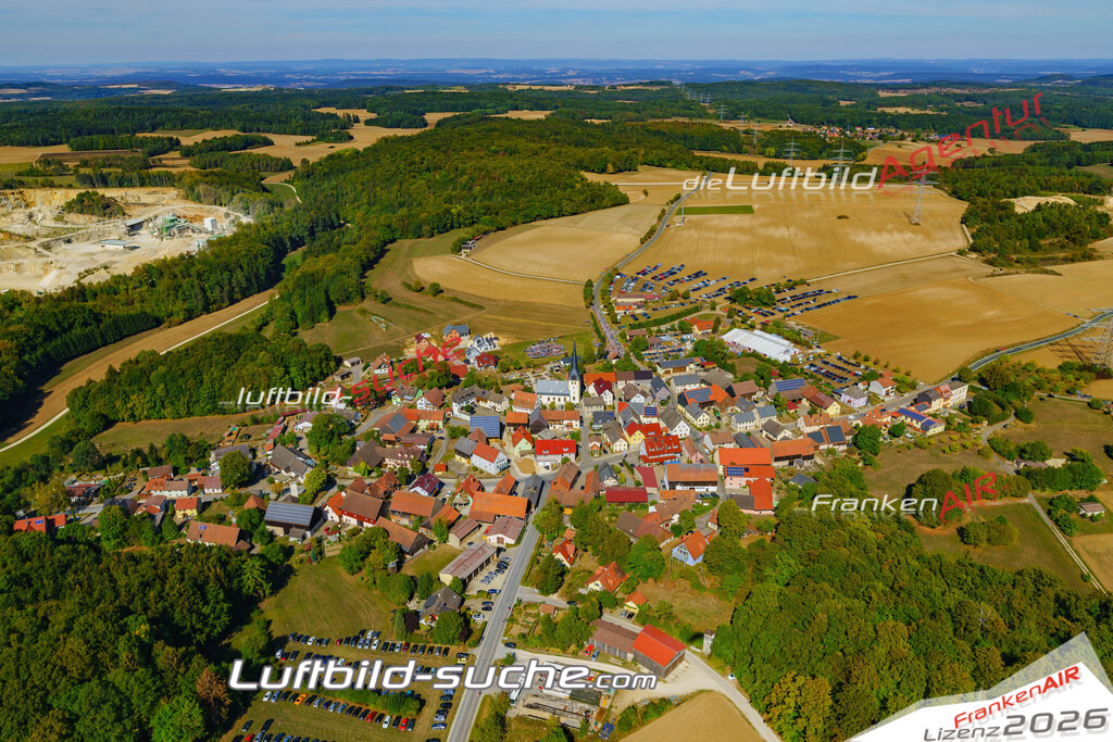 aktuelles Luftbild von  Wattendorf - Luftaufnahme wurde 2018 von https://frankenair.de mittels Flugzeug (keine Drohne) erstellt.
