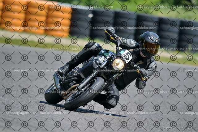 26BT02-1806 | markuskiefer.com - Realisiert mit Pictrs.com