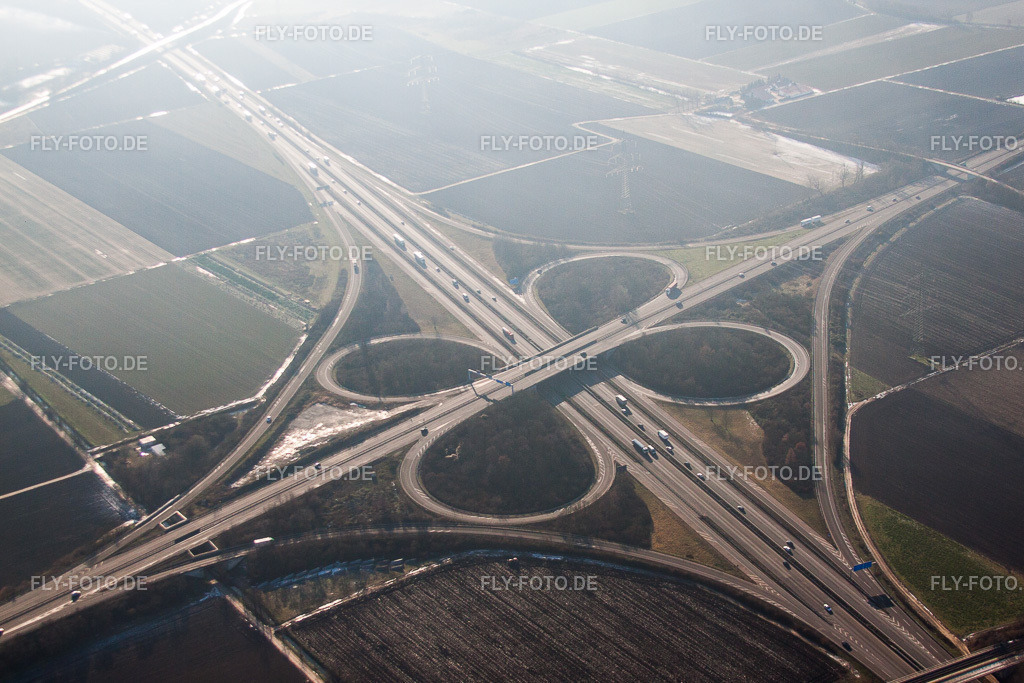 AK A61/A650 | Luftbild: AK A61/A650 im Ortsteil Ruchheim in Ludwigshafen im Bundesland Rheinland-Pfalz in Deutschland. Foto: IMG_54982.jpg vom 12.12.2012 durch Werner Riehm/FLY-FOTO.de - Realisiert mit Pictrs.com