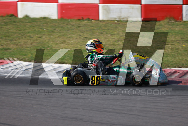 0DKP2352 | Kliewer Motion & Motorsport - Realisiert mit Pictrs.com