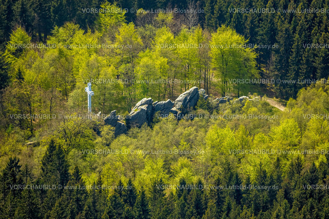 Monschau240502310HohesVenn | Luftbild, Hohes Venn Naturpark Eifel, im Waldgebiet der Richelsley Felsen mit Kreuz im Venn zu Ehren von Stephan Horrichem, Grenzgebiet Deutschland-Belgien, Kalterherberg, Monschau, Nordrhein-Westfalen, Deutschland