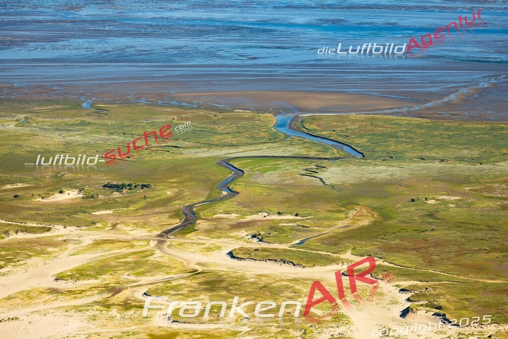 Aktuelles Luftbild von Priel Düne Watt Norderney - Die Luftaufnahme wurde 2022 mittels UL-Flugzeug erstellt ( keine Drohne ) - hochauflösende Kamera-Systeme von  Canon -Beste Qualität - Für grossformatige Ausdrucke geeignet. Die Geschenkidee !