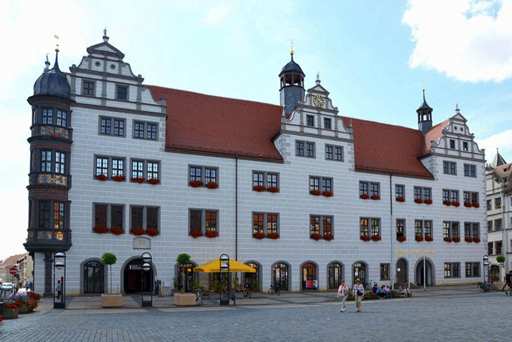 Torgau - Rathaus | Entdecke über 20 Kategorien Leipzig-Motive: Foto-Downloads, hochwertige Poster, Leinwand- & Fine-Art-Prints. Jetzt Lieblingsfoto im Bildlexikon Leipzig Shop bestellen!