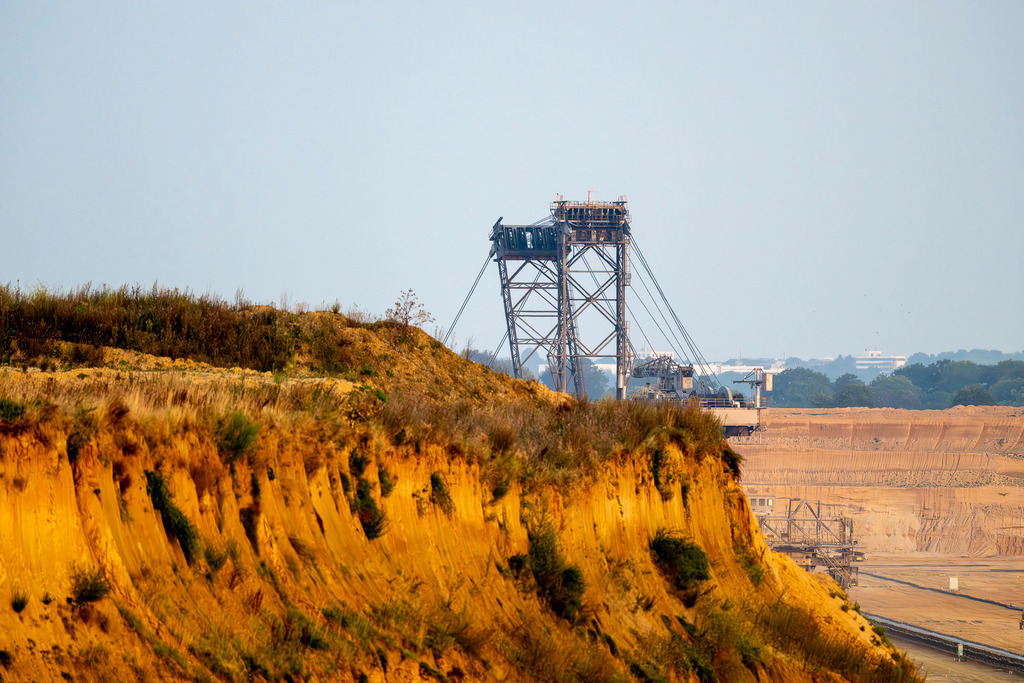 Tagebau Garzweiler - 1.9.2024 | Entdecke exklusive Fotografie im muebri Shop: Stimmungsvolle Motive  Naturaufnahmen und mehr. Jetzt hochwertige Wandbilder und Fotoabzüge online kaufen! - Realisiert mit Pictrs.com