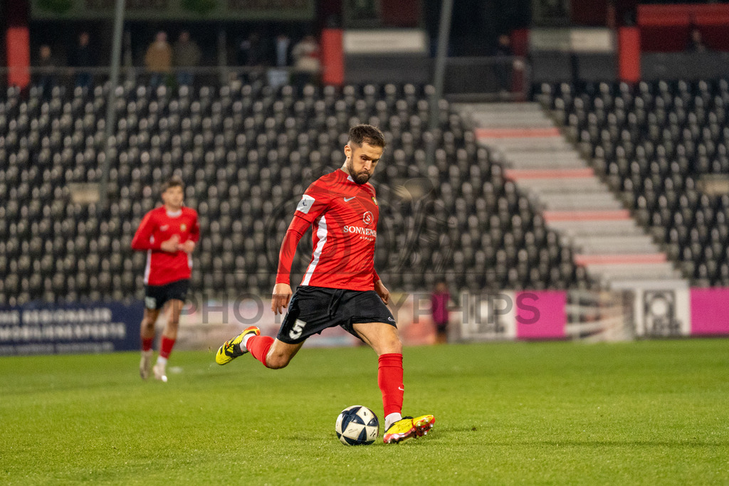 SG Sonnenhof Grossaspach vs. TSV Steinbach Haiger, Fussball, Regionalliga Suedwest, 25. Spieltag, 20.03.2026 | Volkan Celiktas (SG Sonnenhof Großaspach, #05),SG Sonnenhof Grossaspach vs. TSV Steinbach Haiger, Fussball, Regionalliga Suedwest, 25. Spieltag, 20.03.2026Foto: photosbyphips/Philip Ziegler