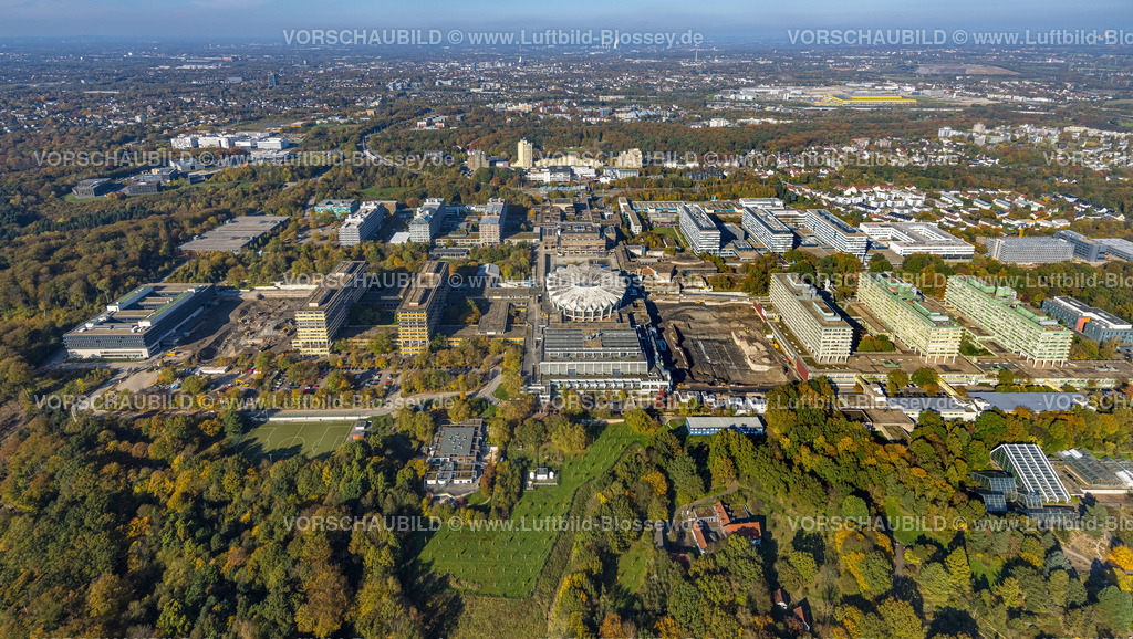 Bochum241016877 | Luftbild, Ruhr-Universität Bochum Gesamtansicht, Audimax (Auditorium Maximum Hörsaal) der Ruhr-Universität Bochum muschelförmiges Gebäude, Baustelle Ersatzneubau NA, links Baustelle neben der Fakultät für Wirtschaftswissenschaften zwischen G-Südstraße und G-Nordstraße, hinten das Unicenter, Querenburg, Bochum, Ruhrgebiet, Nordrhein-Westfalen, Deutschland