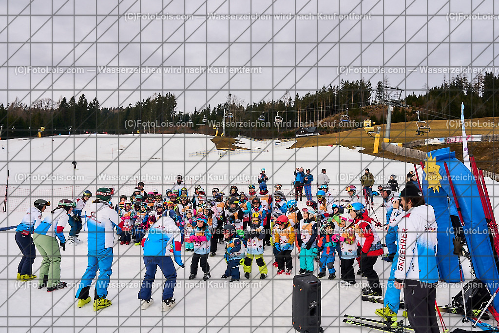 ALP5230_Schischule Haginger_gemeinsame Auswaermuebungen | (C)FotoLois.com, Alois Spandl. Schischule Haginger, Semesterkurs-Abschlusstag mit Rennlaufbewerb, Fr 9. Februar 2024.